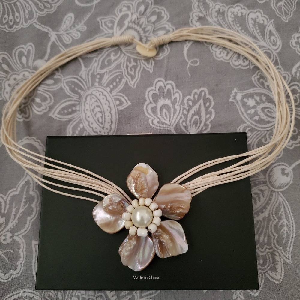 Sea Shell Choker Necklace.